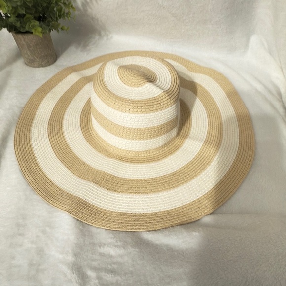 a new day Accessories - A New Day Beige and White Sun Hat